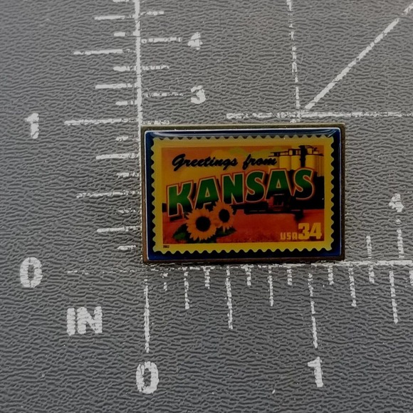2002 Kansas Greetings From America USPS USA 34C Postage Stamp Pin Souvenir - Picture 2 of 4